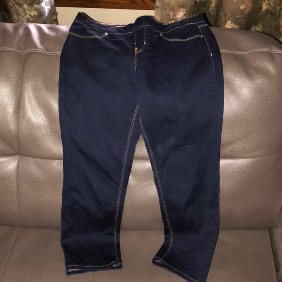 L.E.I.  Dark blue crop jean - Picture 1 of 4